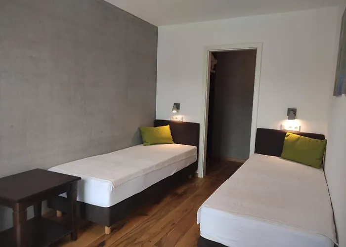 Erdhaus West - Bartel * 비젠티드